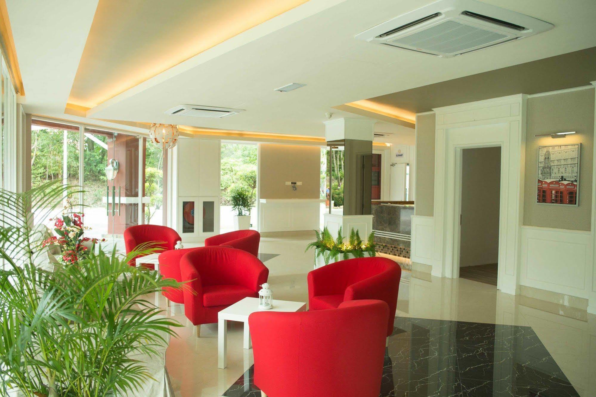 Qlassic Hotel Sepang Exterior photo